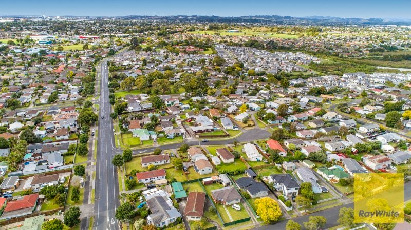 4 Waimahia Avenue, Weymouth, Auckland - Carousel 23