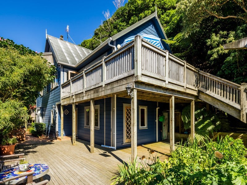 56 Holloway Road, Aro Valley, Wellington - Carousel 1