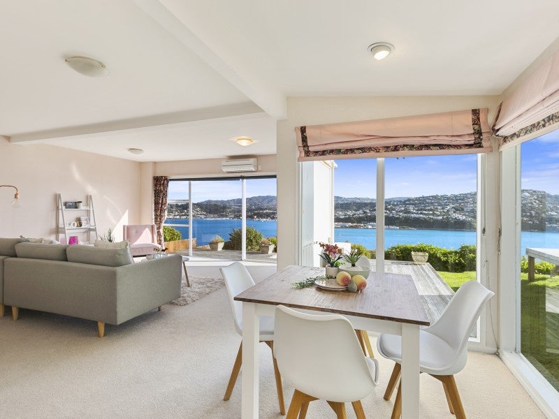 133 Akaroa Drive, Maupuia, Wellington - Carousel 1