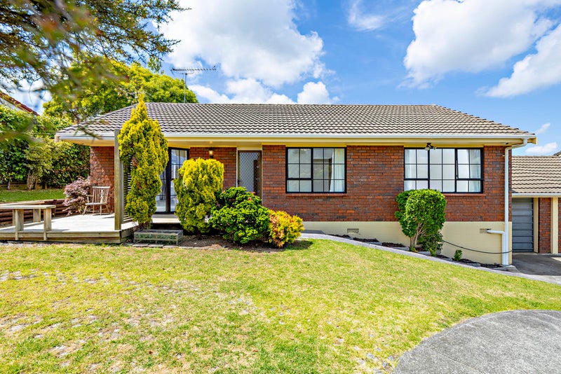 1/11 Orinda Close, Botany Downs, Auckland - Carousel 2