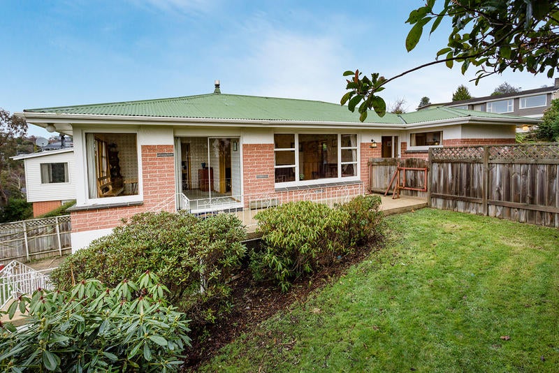 26 Pioneer Crescent, Helensburgh, Dunedin - Carousel 1