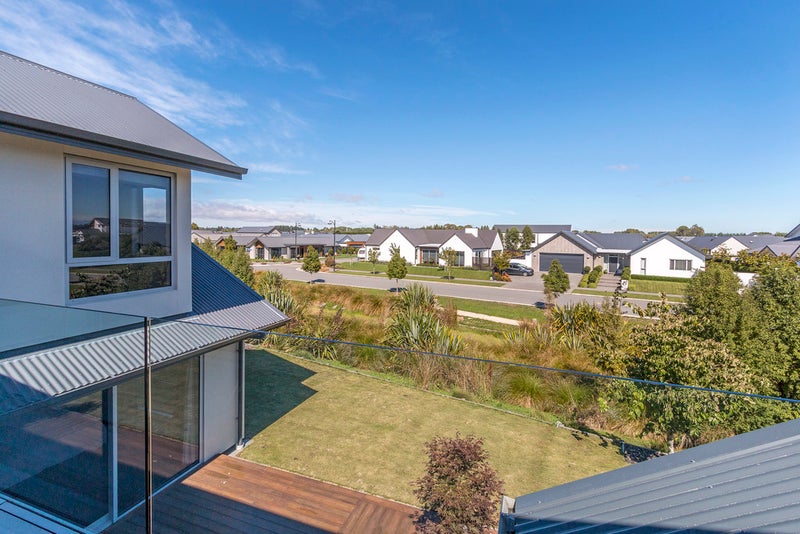 8 Waitikiri Square, Parklands, Christchurch - Carousel 2