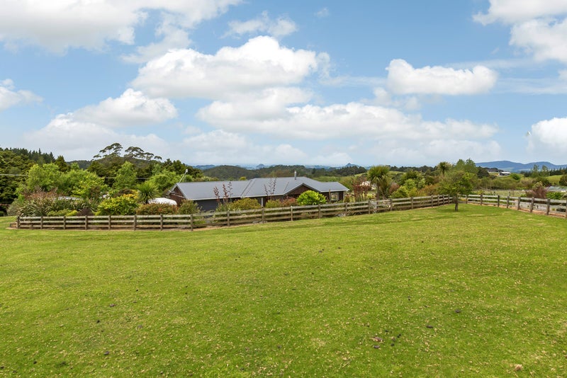 370 Owhiwa Road, Onerahi - Carousel 20