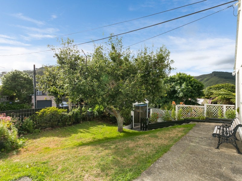 16 Hathaway Avenue, Karori, Wellington - Carousel 11