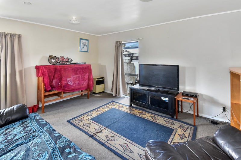 2/23 Solveig Place, Randwick Park, Auckland - Carousel 2