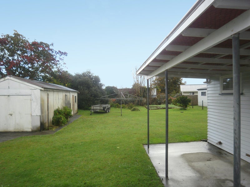 8 Bolmuir Road, Forest Lake, Hamilton - Carousel 22