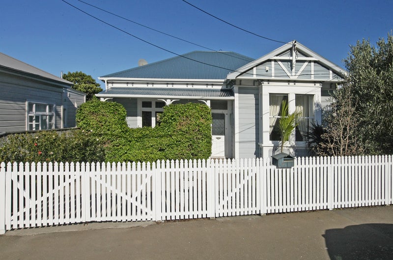 11 Medway Street, Island Bay, Wellington - Carousel 20