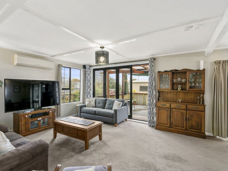 6 Collett Street, Naenae, Lower Hutt - Carousel 2