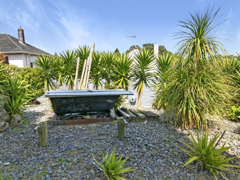 90 Cook Street, Marfell, New Plymouth - Carousel 16