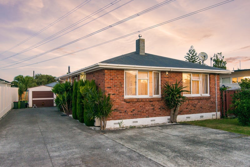 302 Massey Road, Mangere East, Auckland - Carousel 1