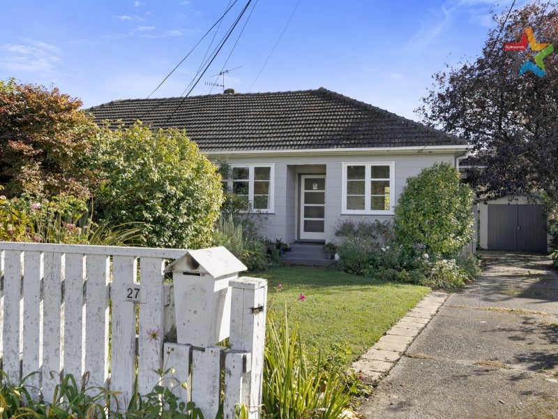 27 Pearce Crescent, Taita, Lower Hutt - Carousel 17