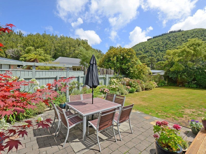 4 Agate Grove, Birchville, Upper Hutt - Carousel 2