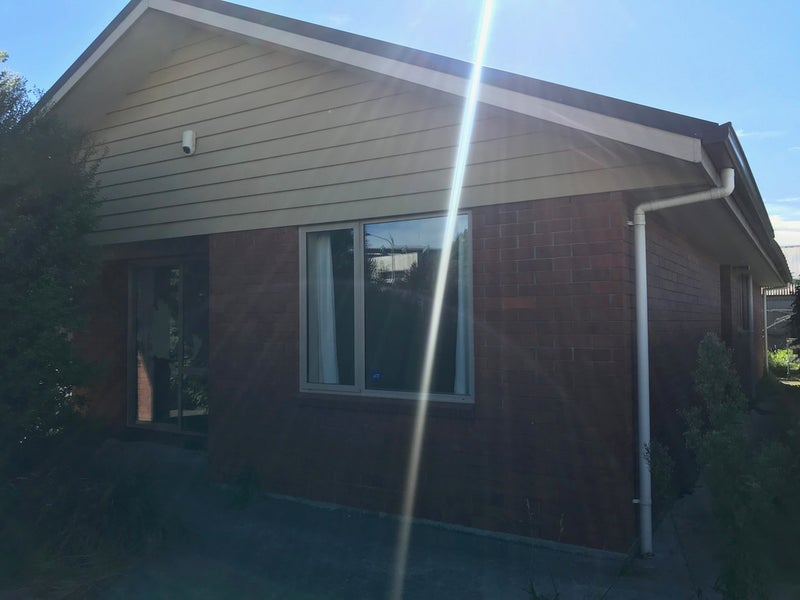 7 Mathesons Road, Waltham, Christchurch - Carousel 1