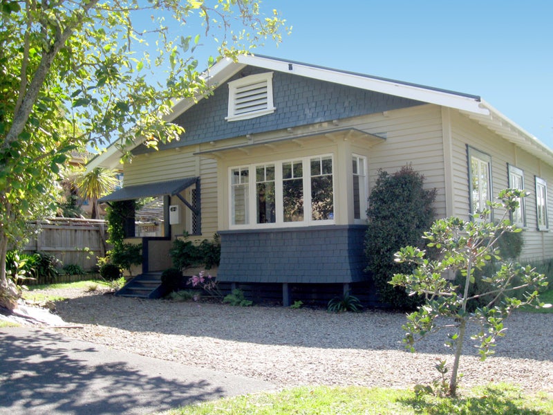 2A Ridout Street, Maeroa, Hamilton - Carousel 1