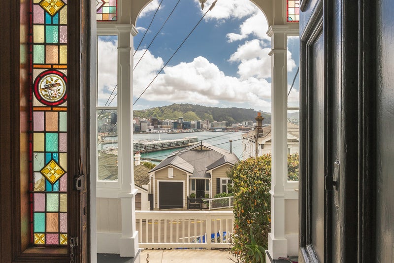 72 Hawker Street, Mount Victoria, Wellington - Carousel 2
