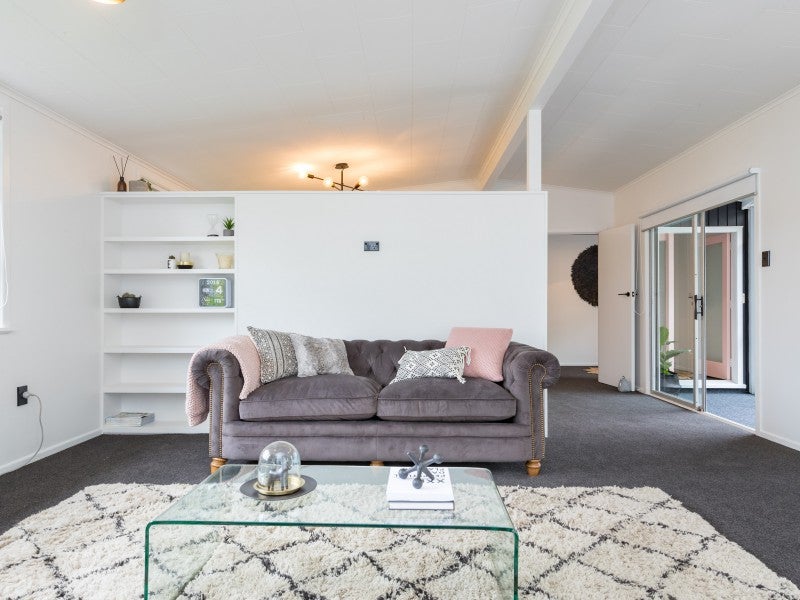 6 Chesney Street, Avalon, Lower Hutt - Carousel 2