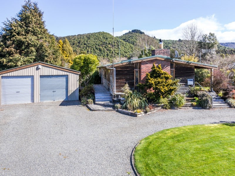 301 Matariki Street, Turangi - Carousel 1
