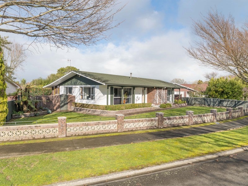 5 Carter Crescent, Awapuni, Palmerston North - Carousel 1