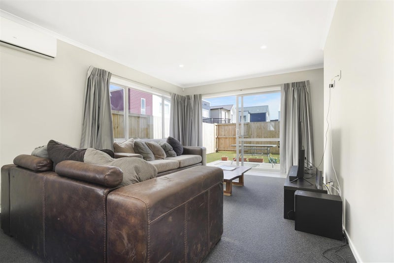 5 Rebekah Crescent, Flagstaff, Hamilton - Carousel 2