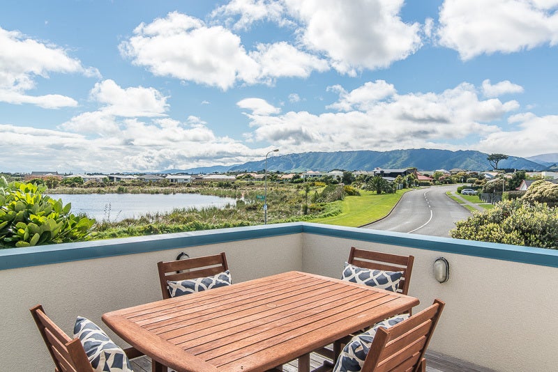 292 Manly Street, Paraparaumu Beach, Paraparaumu - Carousel 2