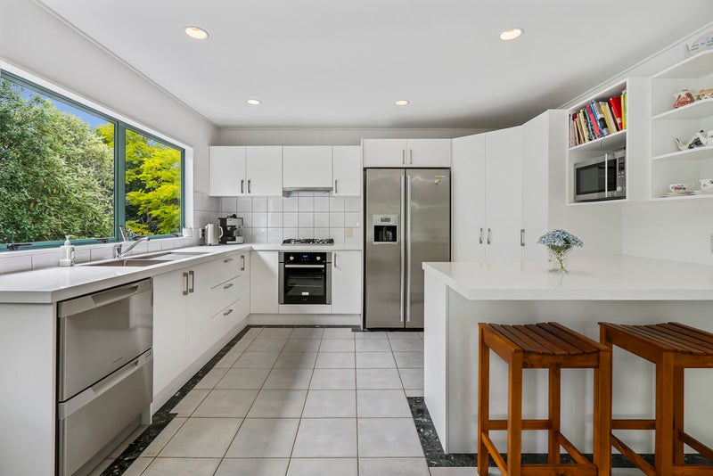 11 Artesia Close, Shamrock Park, Auckland - Carousel 26