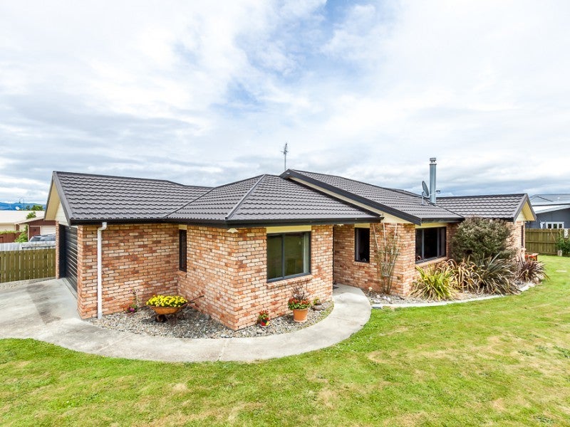 31 Masefield Terrace, Kelvin Grove, Palmerston North - Carousel 2