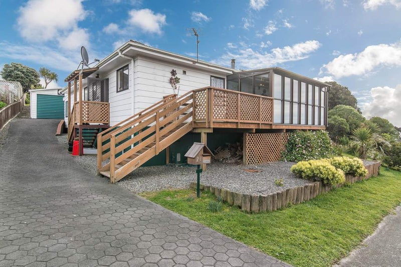 21 Moki Street, Titahi Bay, Porirua - Carousel 1
