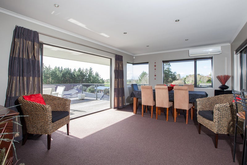 11 Ashmore Drive, Frankleigh Park, New Plymouth - Carousel 2