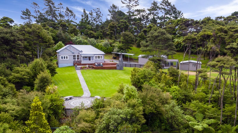 33 Sunnyvale Road, Swanson, Auckland - Carousel 2