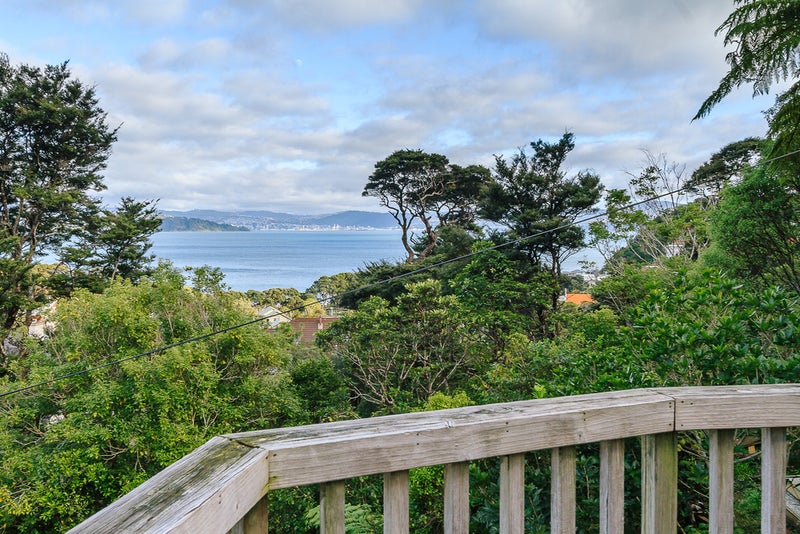 35 Kotari Road, Days Bay, Lower Hutt - Carousel 1