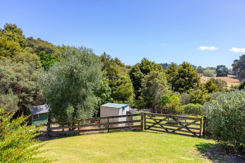 283B Settlement Road, Kaiwaka - Carousel 21