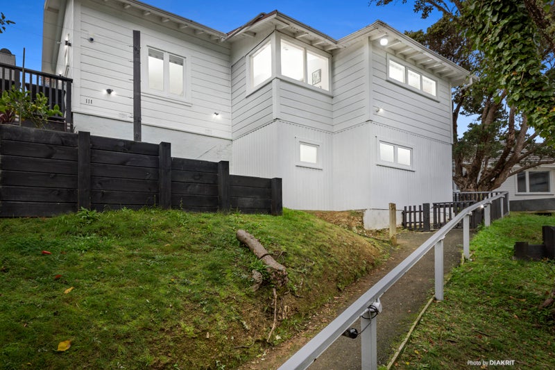 111 Creswick Terrace, Northland, Wellington - Carousel 16