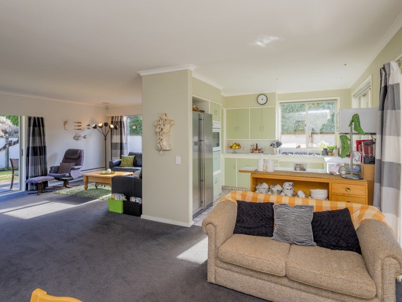 5 Arawa Street, Raumati Beach, Paraparaumu - Carousel 2
