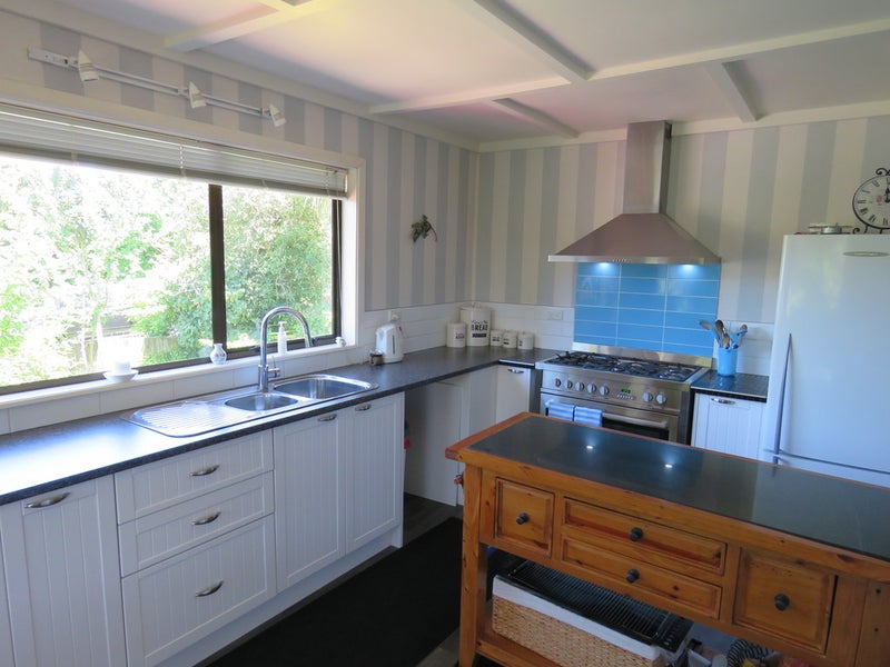 5 Lambton Terrace, Welbourn, New Plymouth - Carousel 2