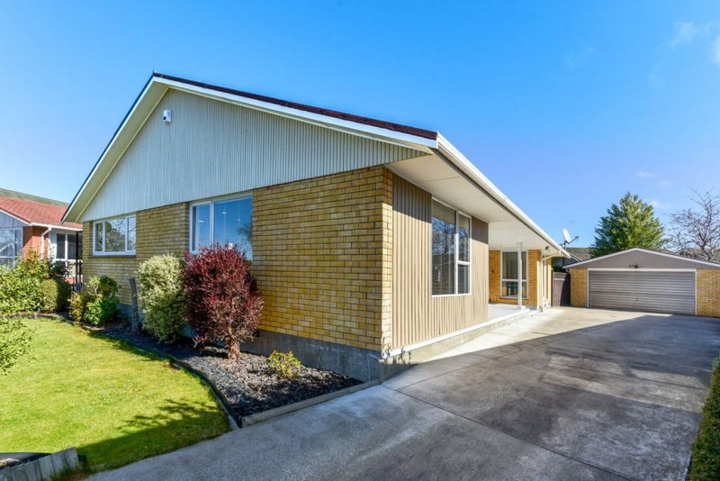 17 Delaware Crescent, Russley, Christchurch - Carousel 1