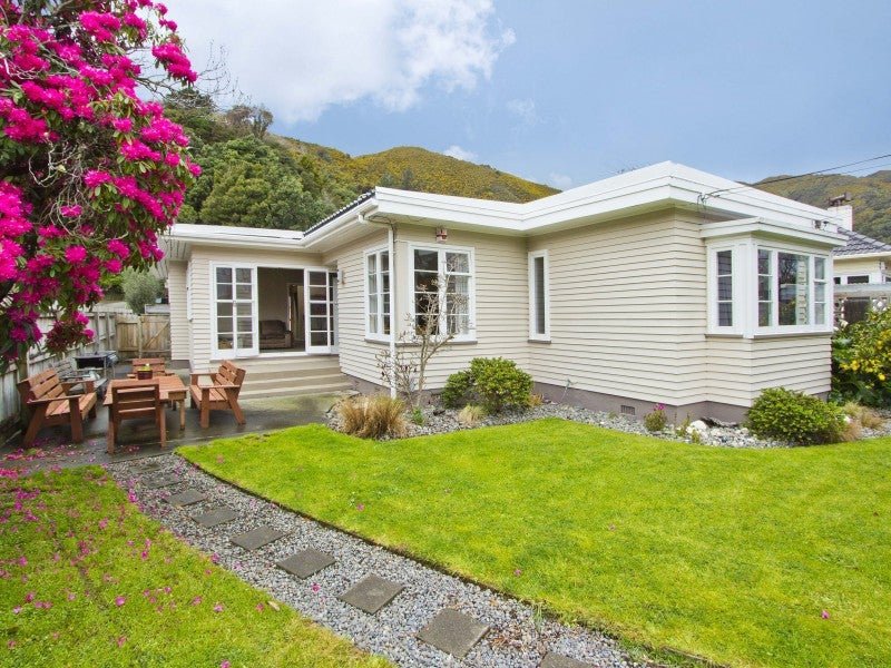 73 Wyndrum Avenue, Waterloo, Lower Hutt - Carousel 1