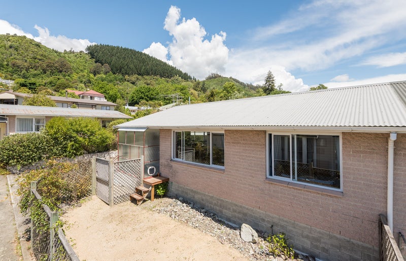 21 Ngatiawa Street, Nelson South, Nelson - Carousel 21