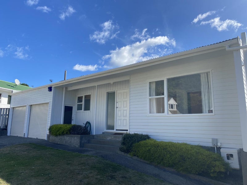 8 Astor Street, Karori, Wellington - Carousel 1