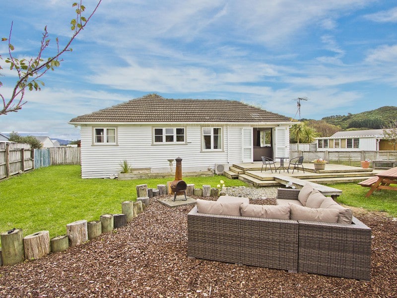 6 Grimsby Grove, Wainuiomata, Lower Hutt - Carousel 1