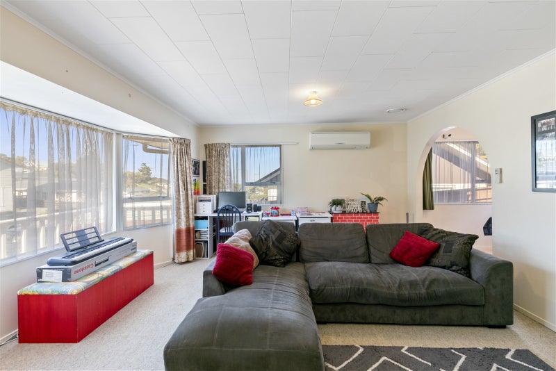 225 Major Drive, Kelson, Lower Hutt - Carousel 2