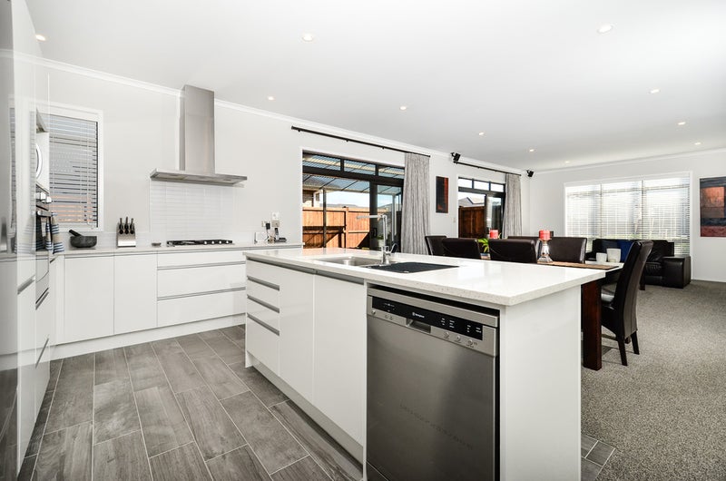 9 Malbec Place, Huapai, Kumeu - Carousel 1