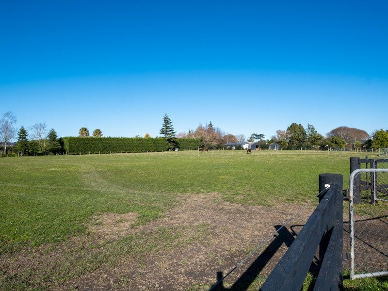 14 Haumoana Road, Hastings - Carousel 26