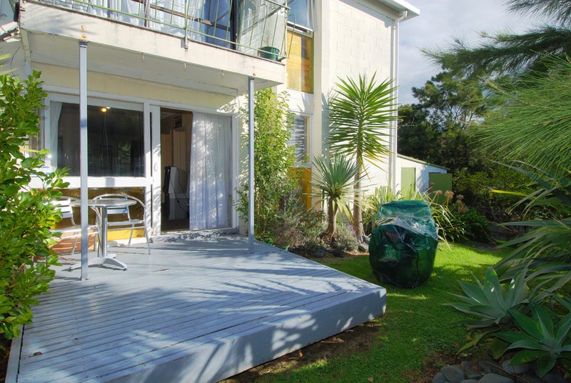 2/12 Cruickshank Crescent, Meadowbank, Auckland - Carousel 1