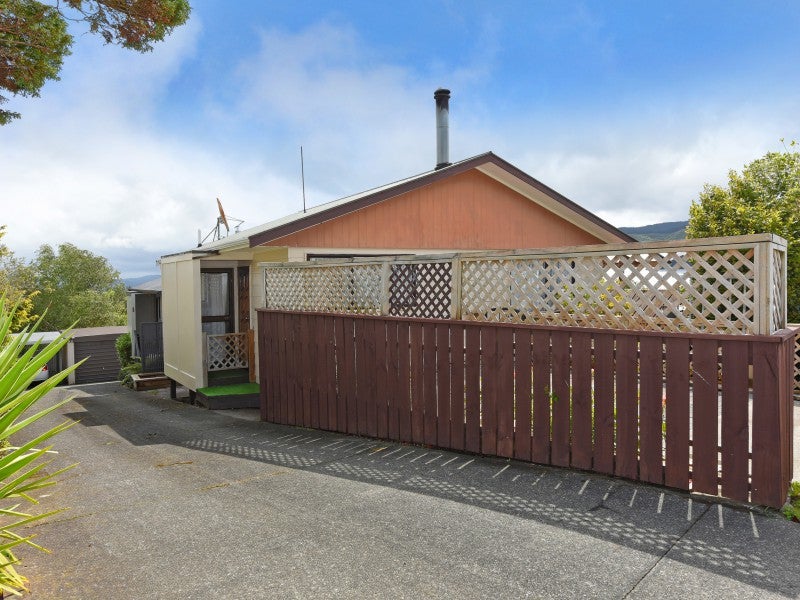 1/20 Gentian Street, Timberlea, Upper Hutt - Carousel 17