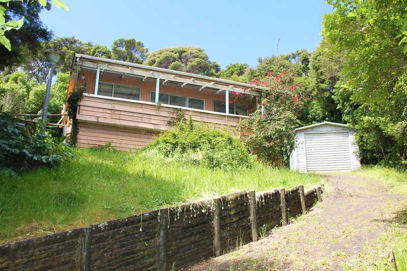 45 O'Brien Road, Omiha, Waiheke Island - Carousel 1