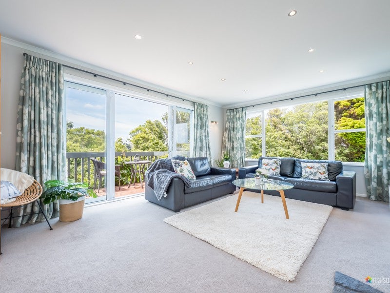 15 Wilson Grove, Normandale, Lower Hutt - Carousel 2