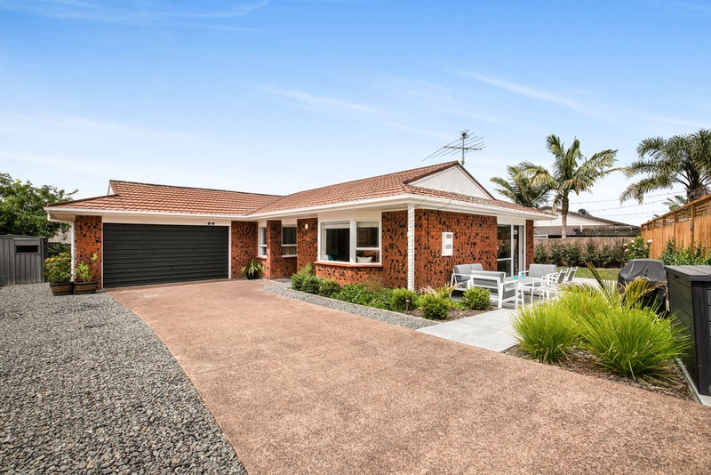 2/32 Booralee Avenue, Botany Downs, Auckland - Carousel 1