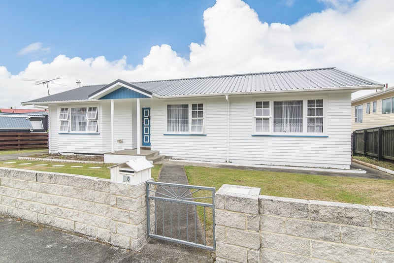 18 Inlet View, Titahi Bay, Porirua - Carousel 1