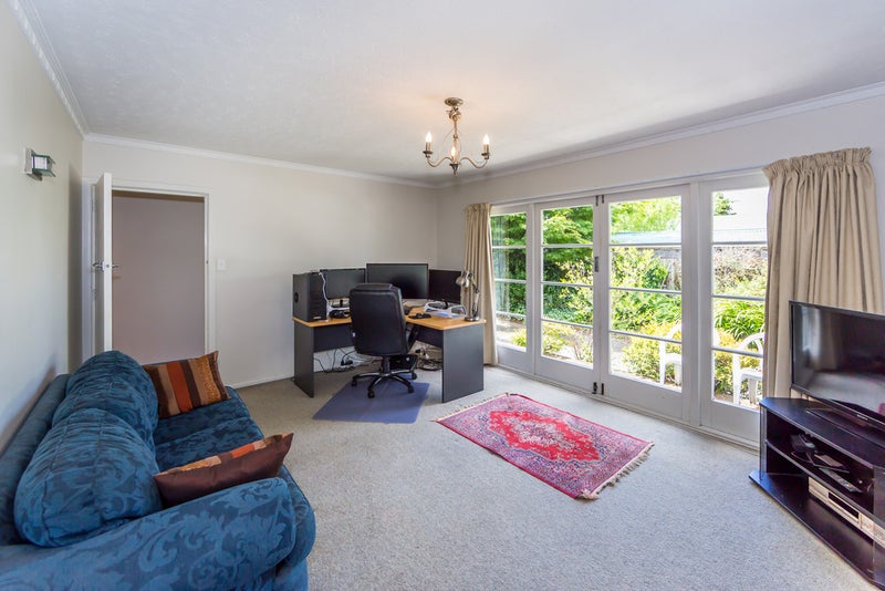 6 Appleby Crescent, Burnside, Christchurch - Carousel 2