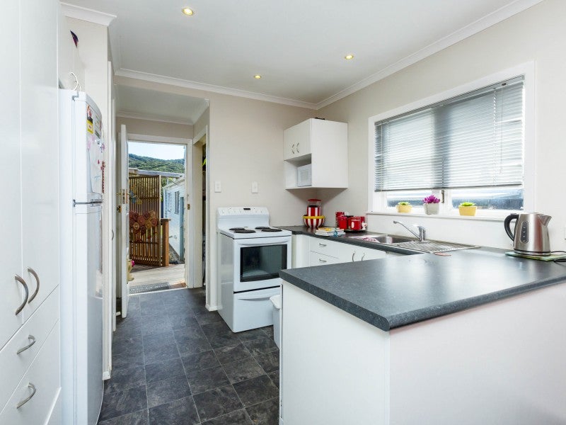 78 Peel Place, Wainuiomata, Lower Hutt - Carousel 2